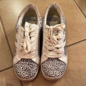 Dolce Vita Women's White and Black Spotted Sneakers
